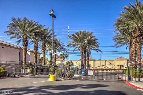 254-4555 E Sahara Ave, Las Vegas, NV, 89104-6364 | Card Image