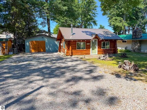 305 Devonshire Drive, Houghton Lake, MI, 48651 | Card Image