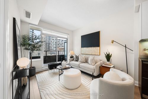 302-15 Water Walk Dr, Unionville, ON, L6G0G2 | Card Image