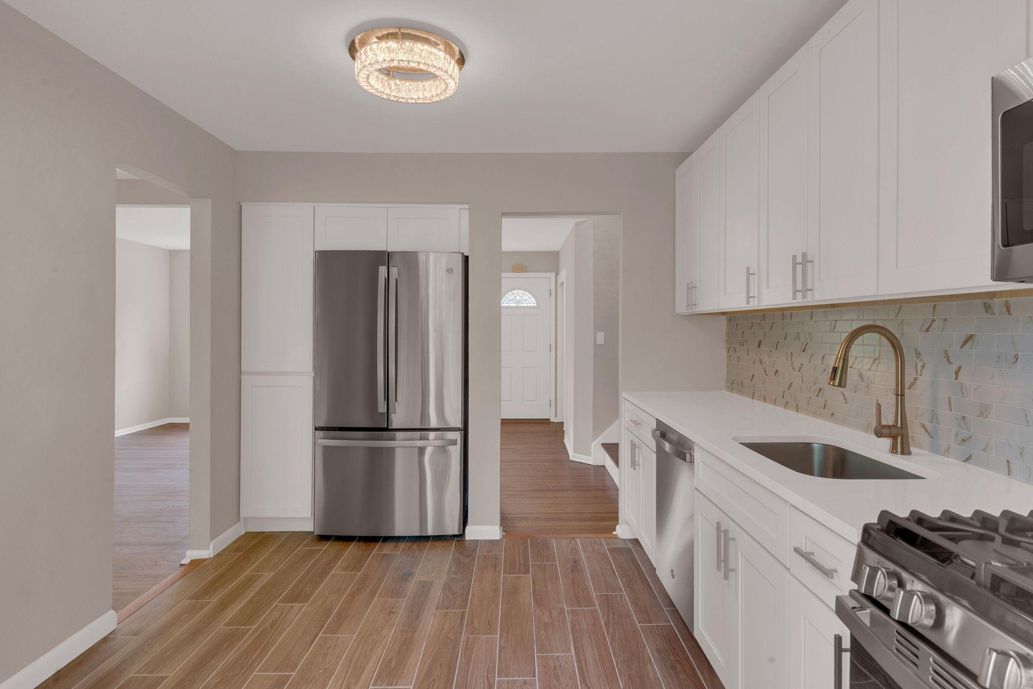 Residential in MOUNT HOLLY 3