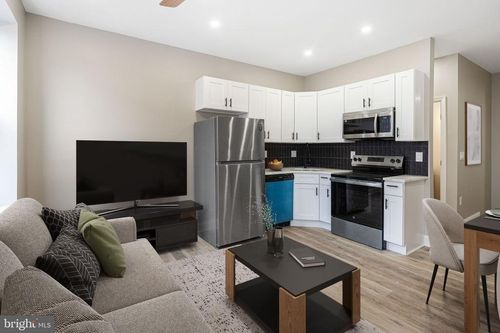 3011 N 10th St, PHILADELPHIA, PA, 19133-1821 | Card Image