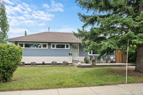 46 Westwood Dr Sw, Calgary, AB, T3C2V7 | Card Image