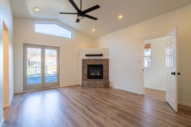 626 interior-14.jpg | Image 12