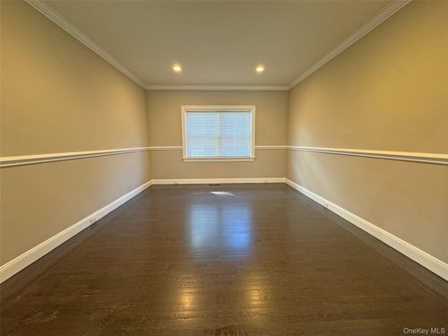 1019 Grove St, Mamaroneck, NY, 10543-1712 | Card Image