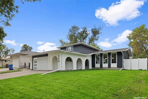10 Selkirk Cres, Regina, SK, S4S6J4 | Card Image