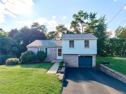 160 Rivercrest Dr, Coraopolis, PA, 15108-1163 | Card Image