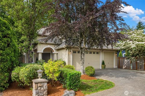 27422 Se 8th Pl, Sammamish, WA, 98075-5905 | Card Image