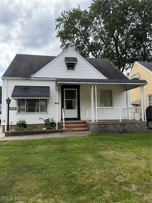 7425 Glencoe Avenue, Brooklyn, OH, 44144 | Card Image