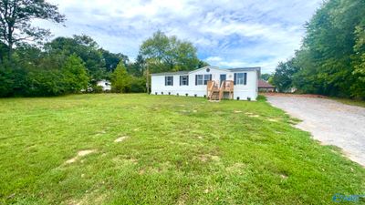 807 Jim Mclemore Road, Home with 3 bedrooms, 2 bathrooms and null parking in Harvest AL | Image 2