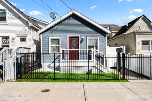 20 Highland Ave, Keansburg, NJ, 07734-1062 | Card Image