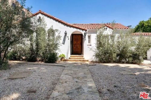 816 1/2 N Mccadden Pl, Los Angeles, CA, 90038-3421 | Card Image