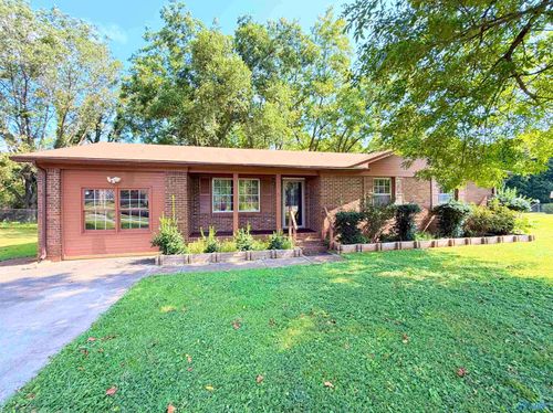 4503 Calvert Rd Nw, Huntsville, AL, 35816-1401 | Card Image