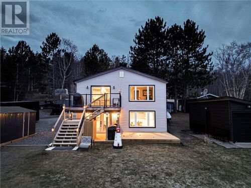 8A Frenchmans Bay, Wahnapitae, ON, P0M3C0 | Card Image