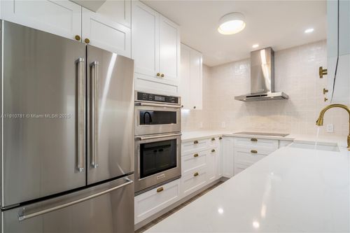 apt-1906-3675 N Country Club Dr, Aventura, FL, 33180-1708 | Card Image