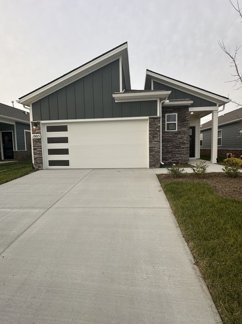 1005 Stoney Brook Pvt Bnd, Gallatin, TN, 37066-7710 | Card Image