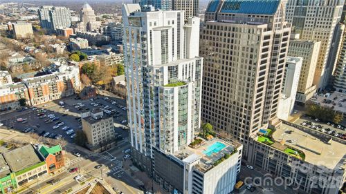 2005-333 W Trade St, Charlotte, NC, 28202-1956 | Card Image