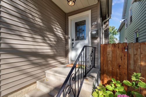 542 E Potter Avenue, Milwaukee, WI, 53207 | Card Image