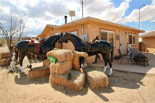 1910 Artesia Ave, Landers, CA, 92285-1998 | Card Image