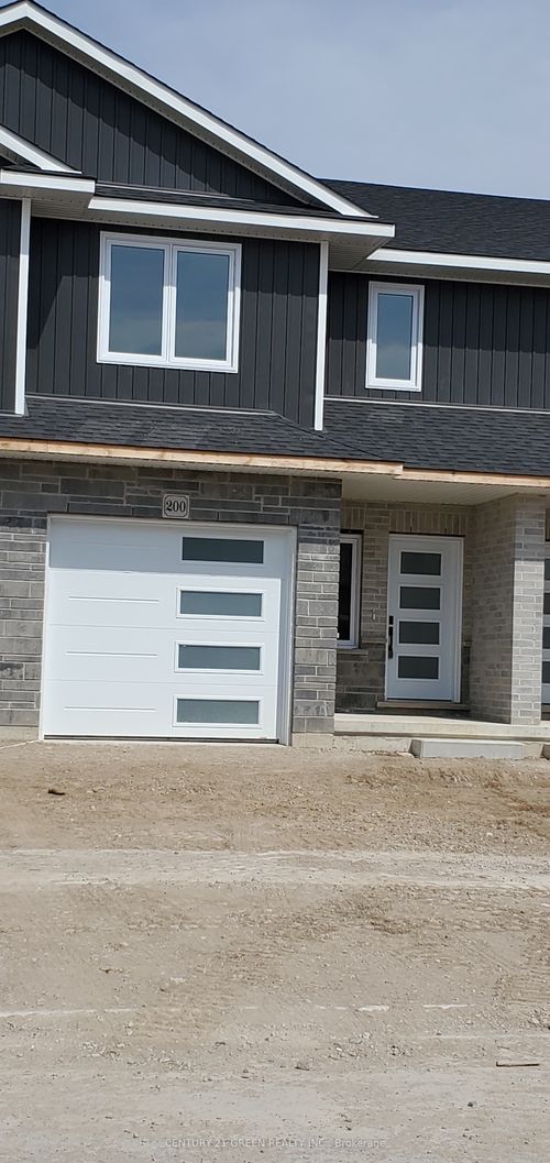 200 Hooper St, St Marys, ON, N4X0C1 | Card Image