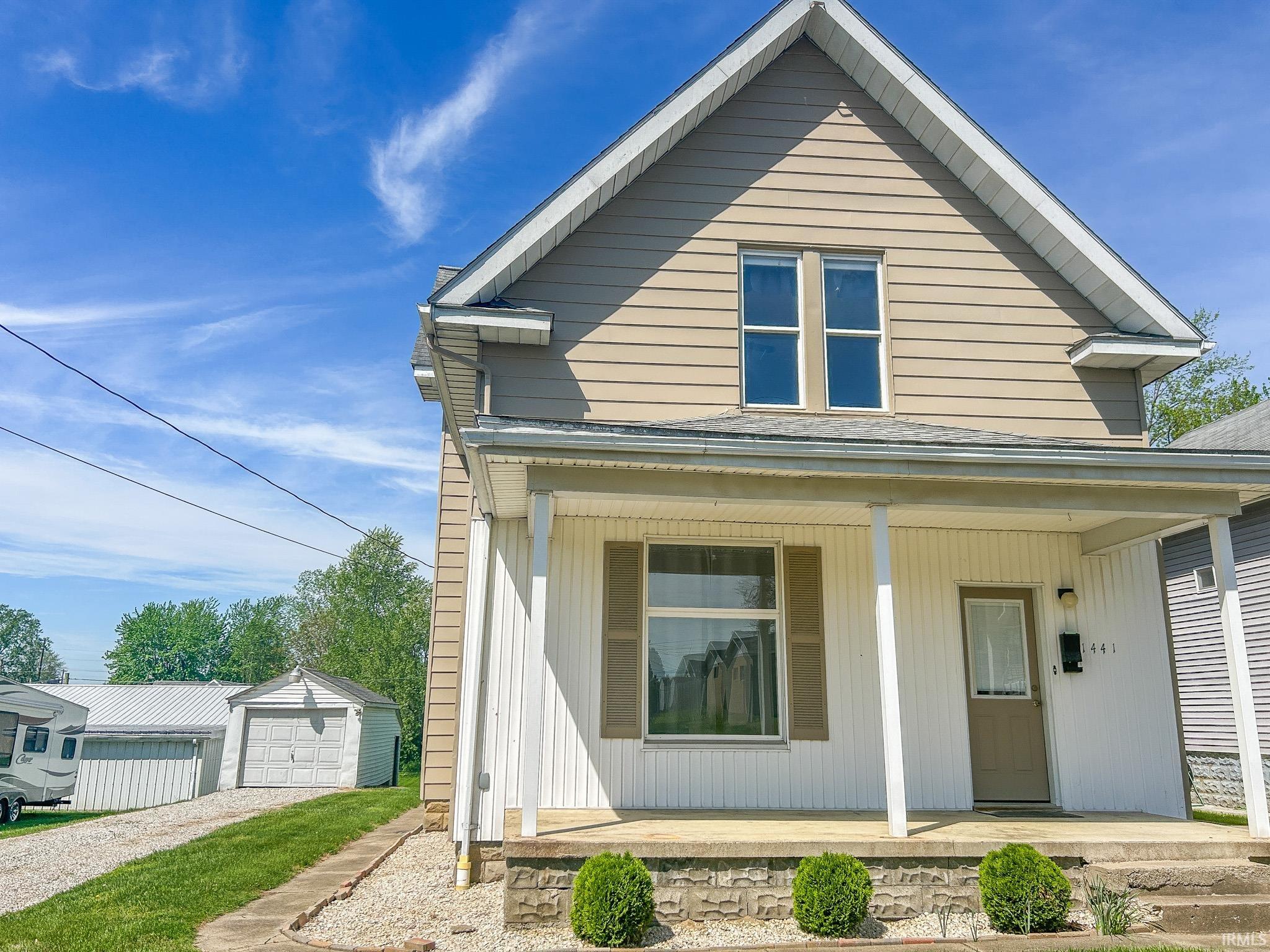 1441 Vine Street, For Sale in Jasper Zoocasa