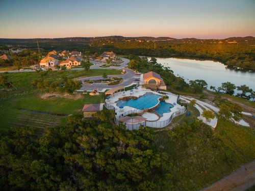 8100 Copper Prairie Bnd, Lago Vista, TX, 78645-2333 | Card Image