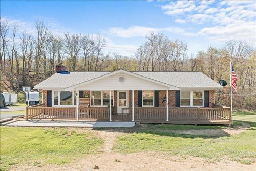 310 Overland Dr, Christiansburg, VA, 24073-4716 | Card Image