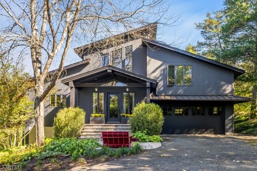 288 Decker Pond Rd, Green Twp, NJ, 07821-2112 | Card Image