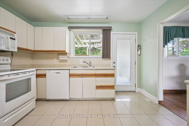 12 Eldon Crt, House other with 3 bedrooms, 2 bathrooms and 4 parking in Brampton ON | Image 14