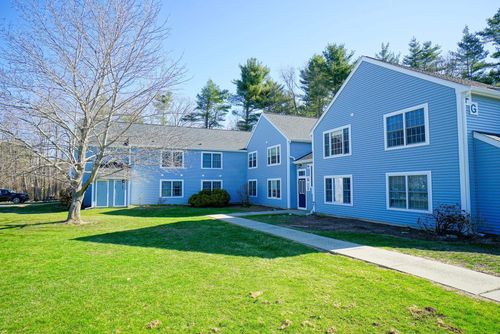g5-50 Brookside Dr, Exeter, NH, 03833-1656 | Card Image