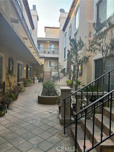 D101 - La Tijera Boulevard, Condo with 1 bedrooms, 1 bathrooms and 2 parking in Los Angeles CA | Image 3