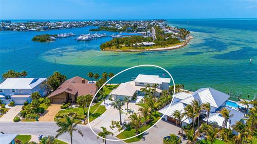 723 Key Royale Dr, HOLMES BEACH, FL, 34217-1231 | Card Image