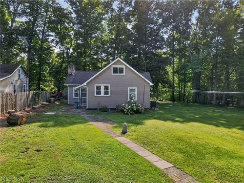 1153 Orchard Grove Dr, Geneva, OH, 44041-9622 | Card Image