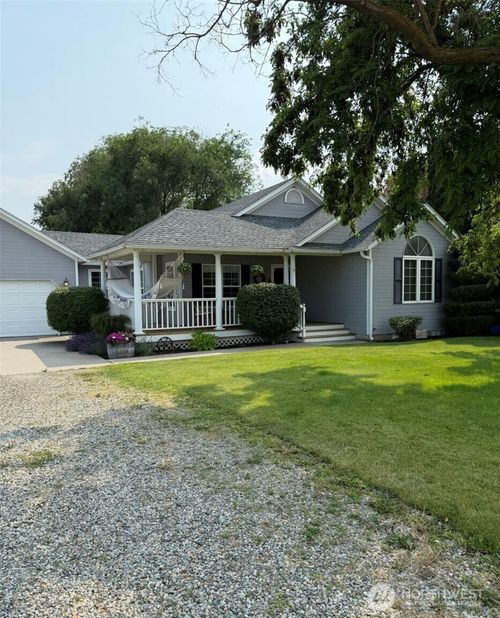 432 5th Ave, Oroville, WA, 98844-9712 | Card Image