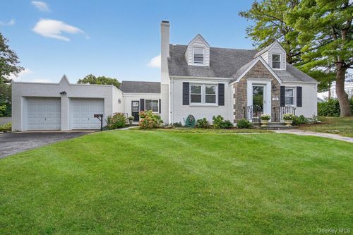 175 North St, Locust Valley, NY, 11560-1633 | Card Image