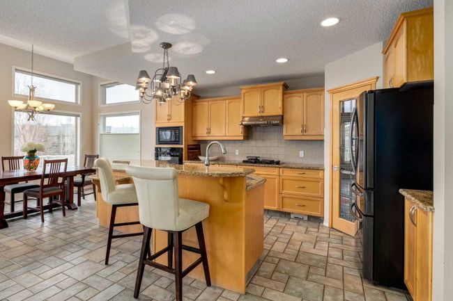191 Sienna Park Drive Sw, House other with 4 bedrooms, 4 bathrooms and 4 parking in Calgary AB | Image 8