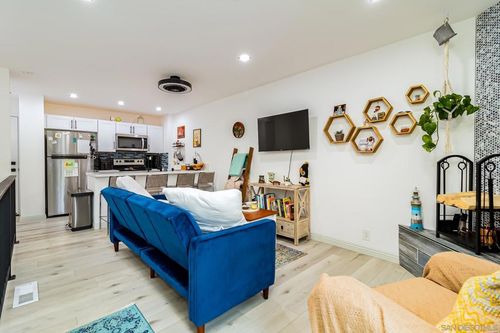 unit-4-4380 Temecula St, San Diego, CA, 92107-1061 | Card Image