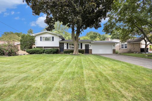 1865 Gentian Dr Se, Kentwood, MI, 49508-6407 | Card Image