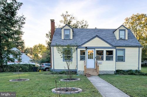 200 Mohican Dr, OXON HILL, MD, 20745-1305 | Card Image