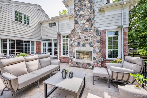 3320 Morningview Ter, Bloomfield Hills, MI, 48301-2472 | Card Image