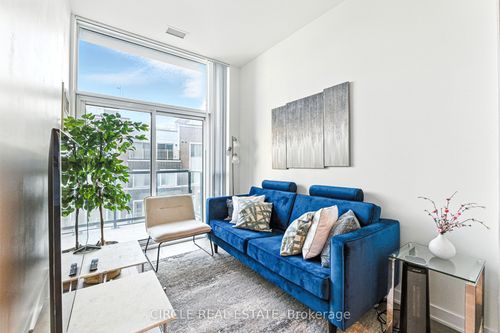 201-60 Honeycrisp Cres, Concord, ON, L4K0N5 | Card Image