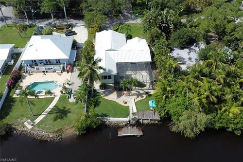 2447 Harbor Rd, NAPLES, FL, 34104-4288 | Card Image