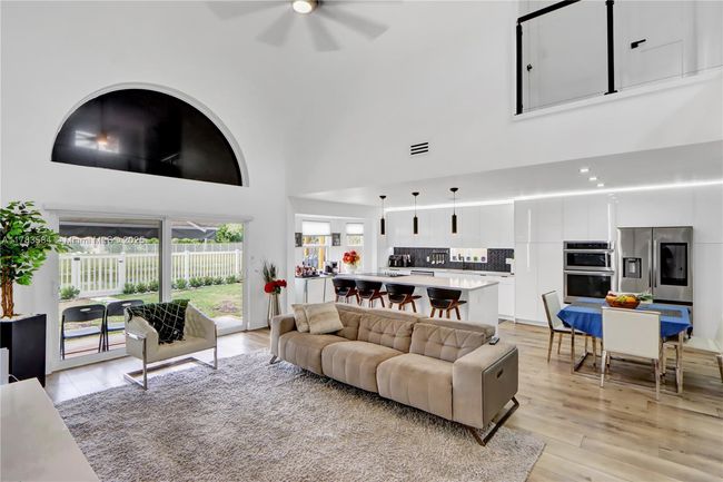 5511 Nw 51 St Ave, House other with 3 bedrooms, 3 bathrooms and null parking in Coconut Creek FL | Image 9