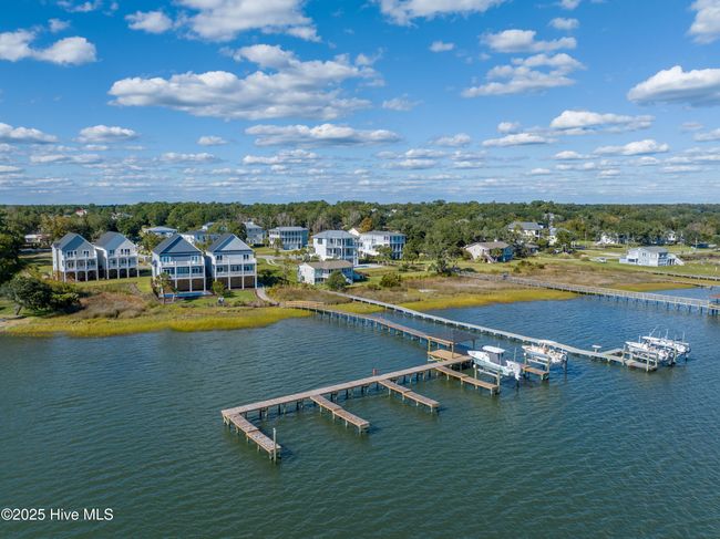 64 Pier View Court, Townhouse with 3 bedrooms, 4 bathrooms and 2 parking in Hampstead NC | Image 39