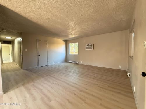 b-817 W Gilmore St, Winslow, AZ, 86047-2327 | Card Image