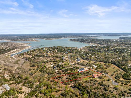 925 Kings Cove Dr, Canyon Lake, TX, 78133-5834 | Card Image