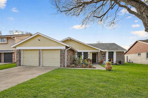 10111 Hibernia Dr, Houston, TX, 77088-2118 | Card Image
