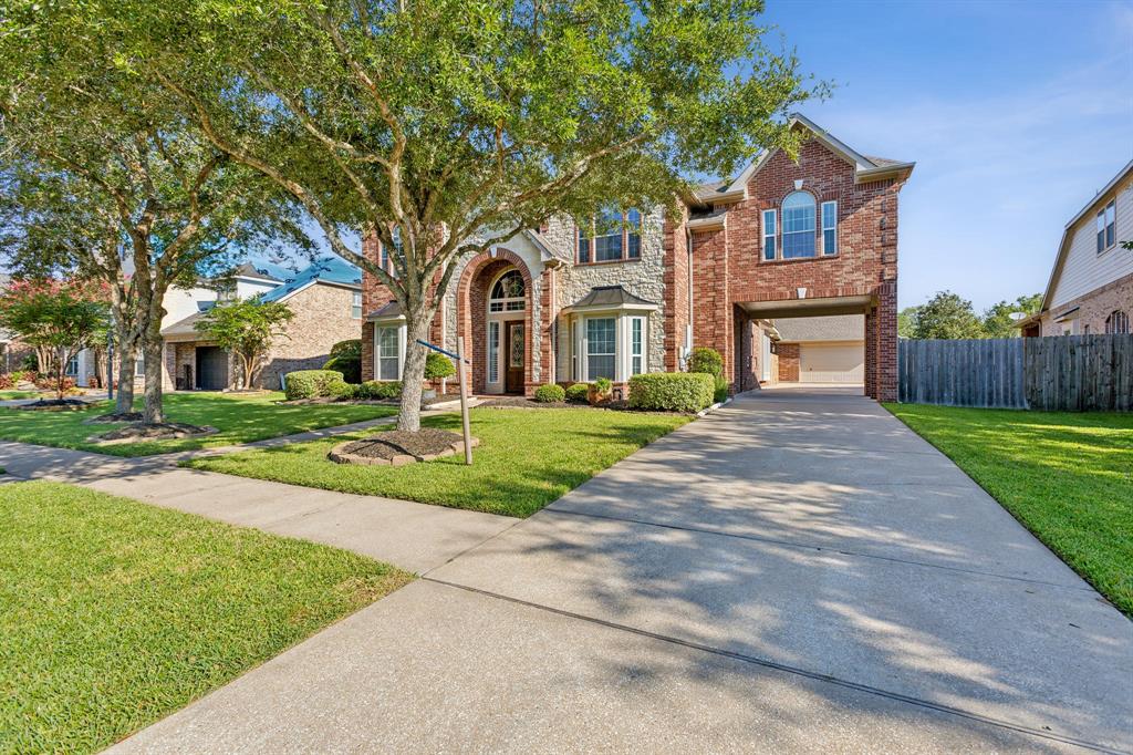 Pebble Lodge Ln, Friendswood, TX 77546
