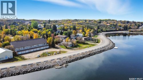 412 Lake Ave, Manitou Beach, SK, S0K4T1 | Card Image