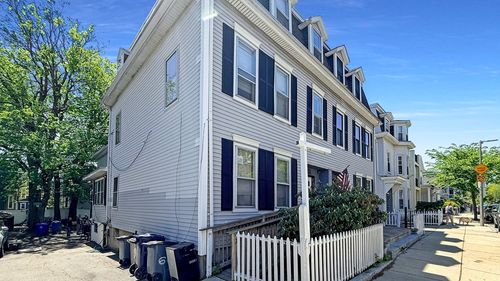 607 E 7th St, Boston, MA, 02127-5482 | Card Image
