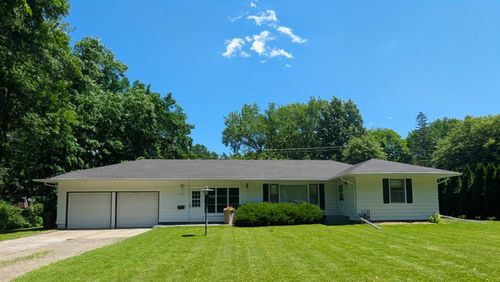 112 S 12th St, Montevideo, MN, 56265-2047 | Card Image